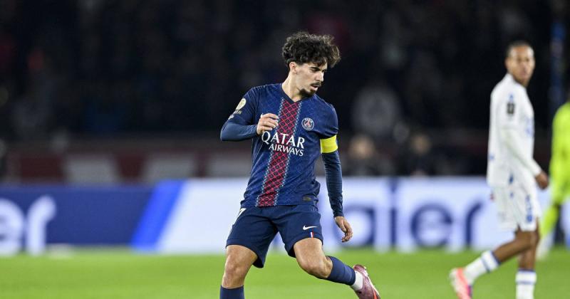 A PSG három középpályása a csapat rendelkezésére áll, de sajnos Kvarachelia nem tud részt venni a Barcelona ellen zajló összecsapáson.