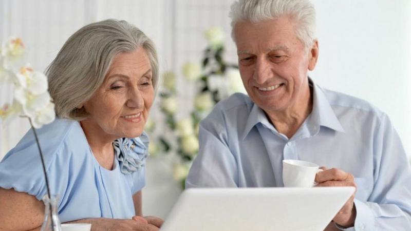 Ez így nem megfelelő: az idősek könnyen csapdába esnek az akciós árak csábításában!