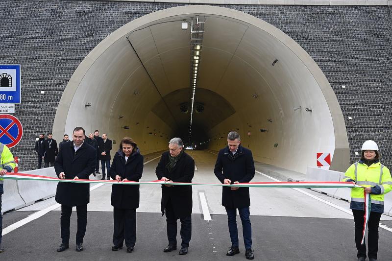 Orbán Viktor: Mindannyian lehetőséget kapunk arra, hogy előrelépjünk – nem csupán egy lépést tehetünk, hanem akár kettőt is előre haladhatunk.