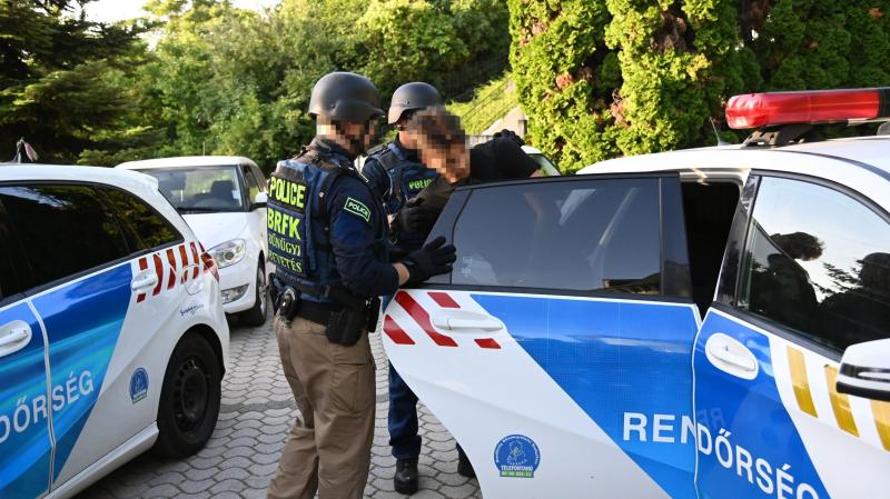 Csepelen bombafenyegetés gyanújával tartóztattak le egy férfit.