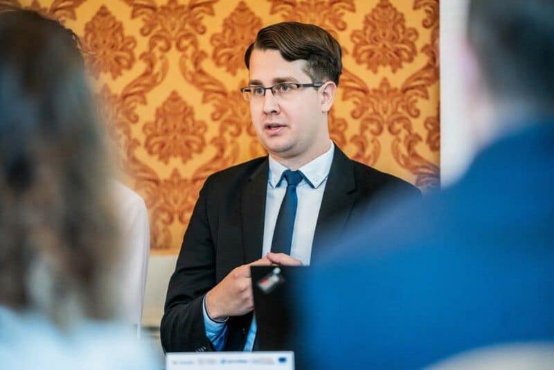 Nagy Bence hangsúlyozza, hogy Szekszárd környékén elengedhetetlen a kedvezményes szociális bérlakások bevezetése. Az ilyen lakások nemcsak a helyi közösség számára jelentenének megoldást a lakhatási nehézségekre, hanem hozzájárulnának a szociális egyenlős