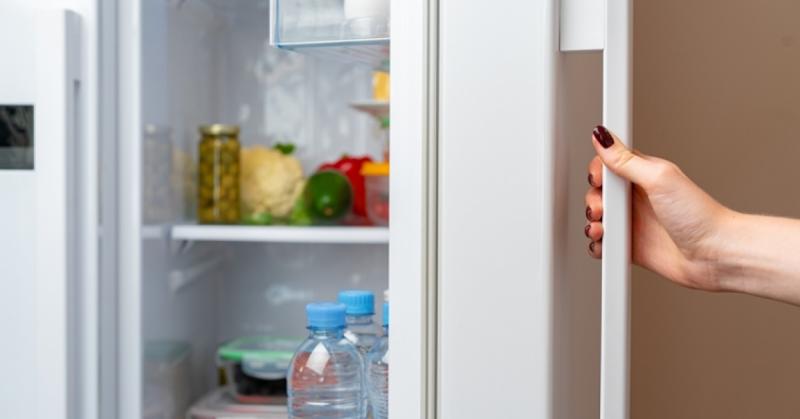 Hatalmas megtakarítást érhetsz el ezzel az egyszerű módszerrel: így a hűtőd jelentősen csökkentheti az áramfogyasztását!
