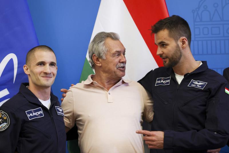 A kormány újabb űrhajós küldetés indítását tervezi az űr világába.