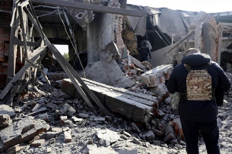 Oroszország légitámadást hajtott végre Kijev ellen, amely következtében négy ember életét vesztette, és sokan megsérültek.