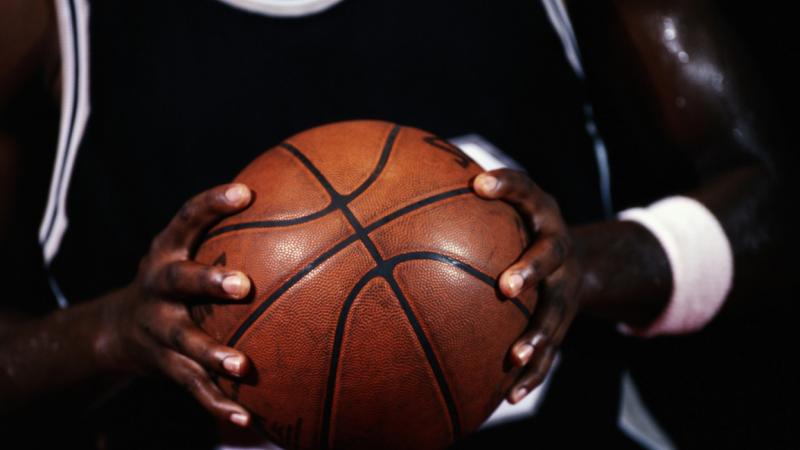 Michael Jordan, a kosárlabda legendája, határozottan megüzente a játékosoknak: számára nincs helye a panaszkodásnak. Az üzenet világos és egyértelmű – a gyengeség nem opció a pályán. - Pénzcentrum